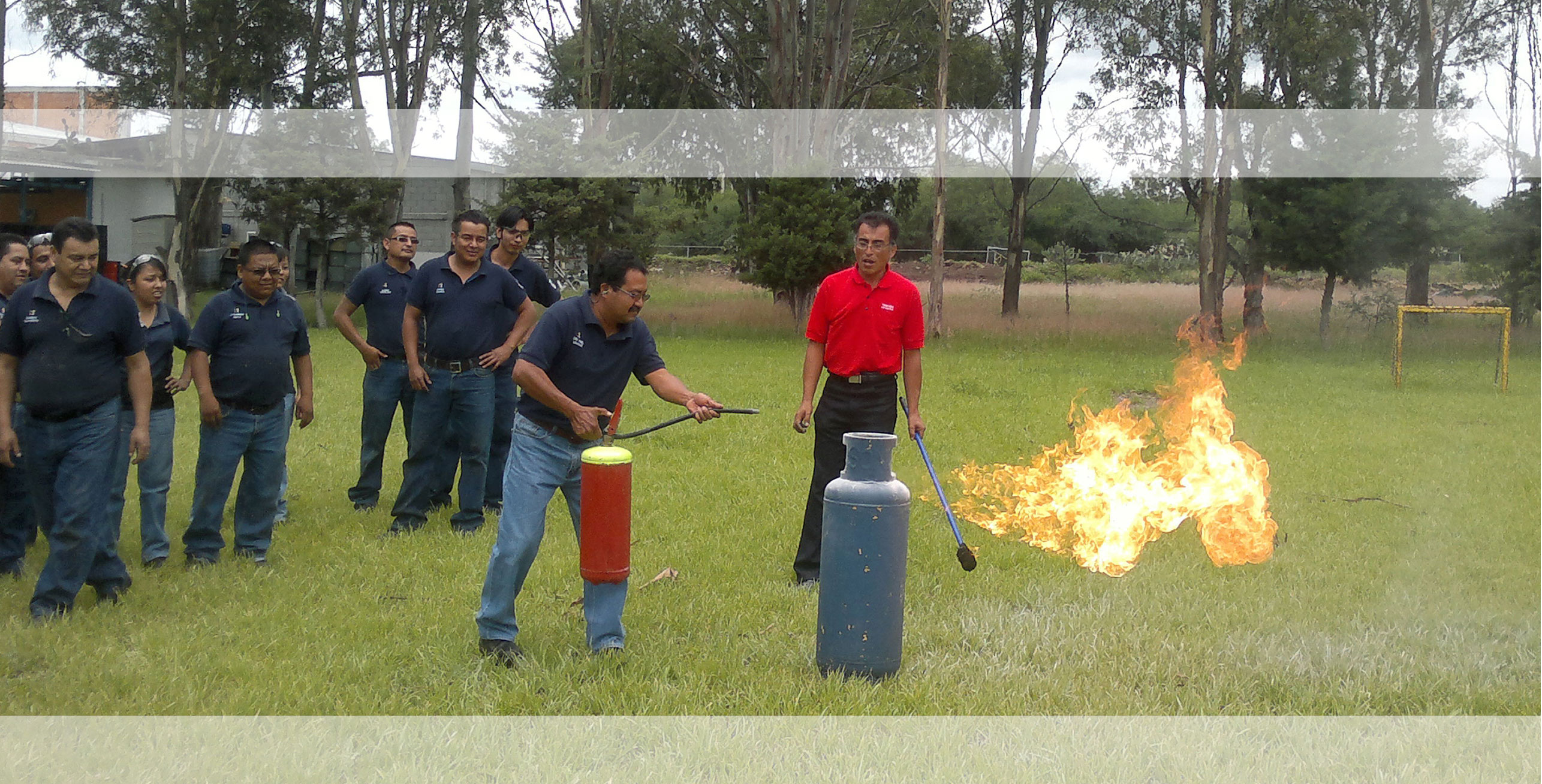 Capacitación en combate de Incendios (todos niveles).